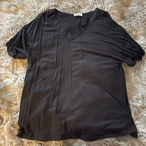 Lace trim v neck